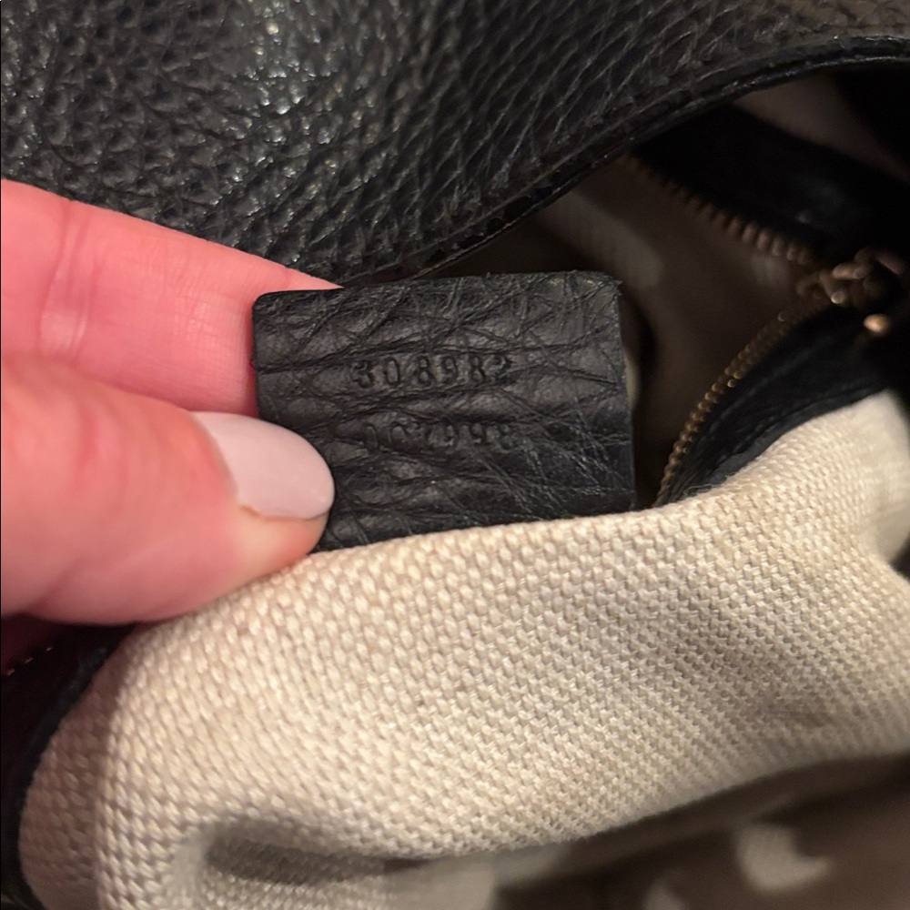 AUTHENTIC GUCCI SHOULDER BAG - Picture 5 of 15